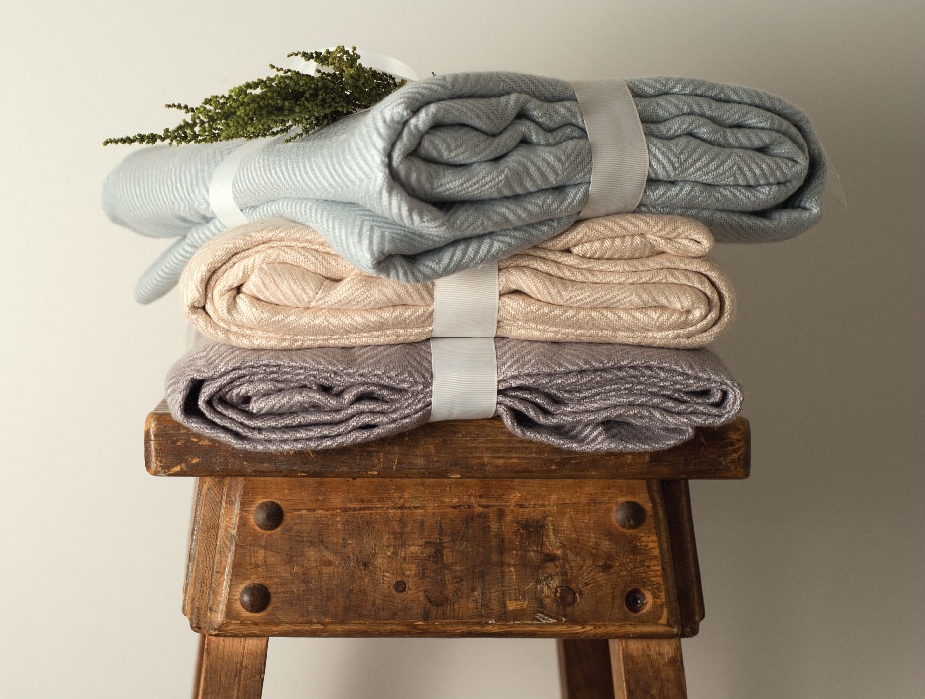 cariloha-bamboo-knit-throw-blankets