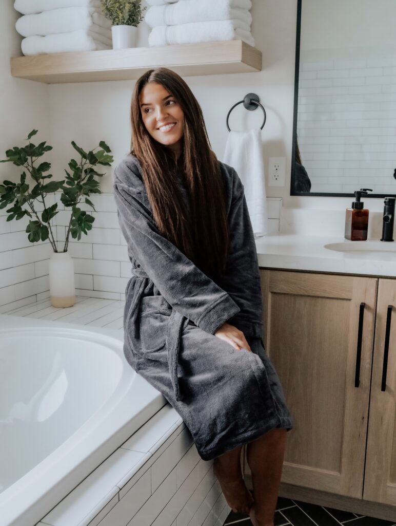 Rachel Zoe & CNN include Cariloha Bathrobes as Wellness Essential