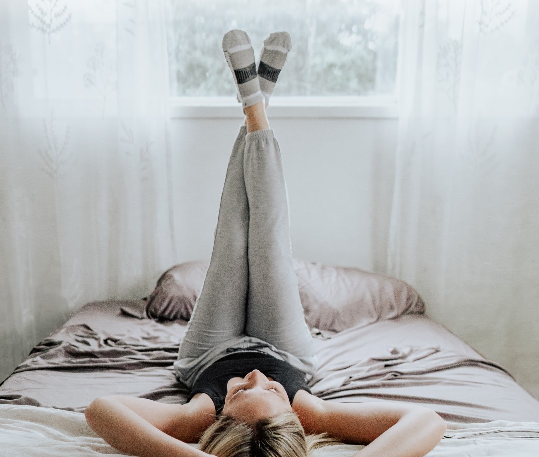 cariloha-bamboo-socks-and-bed